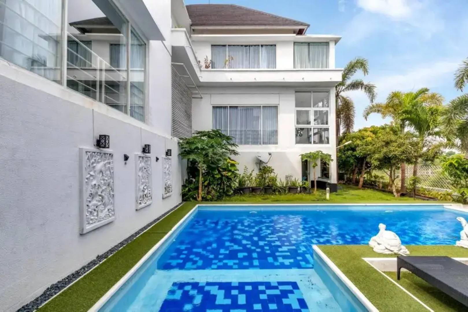 TJ White Villa 670m2 with Private Pool and Outstanding View by GLOBALSTAY