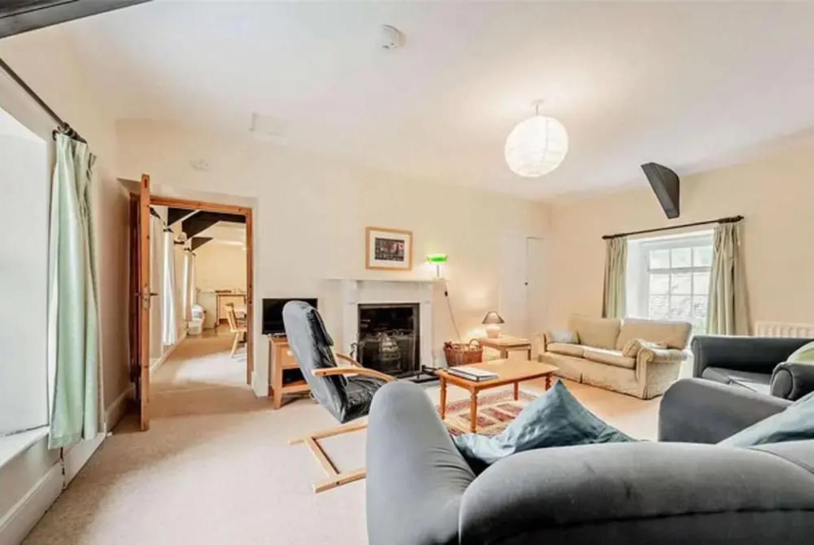 Lovely 7-bed Apartment in Llandysul