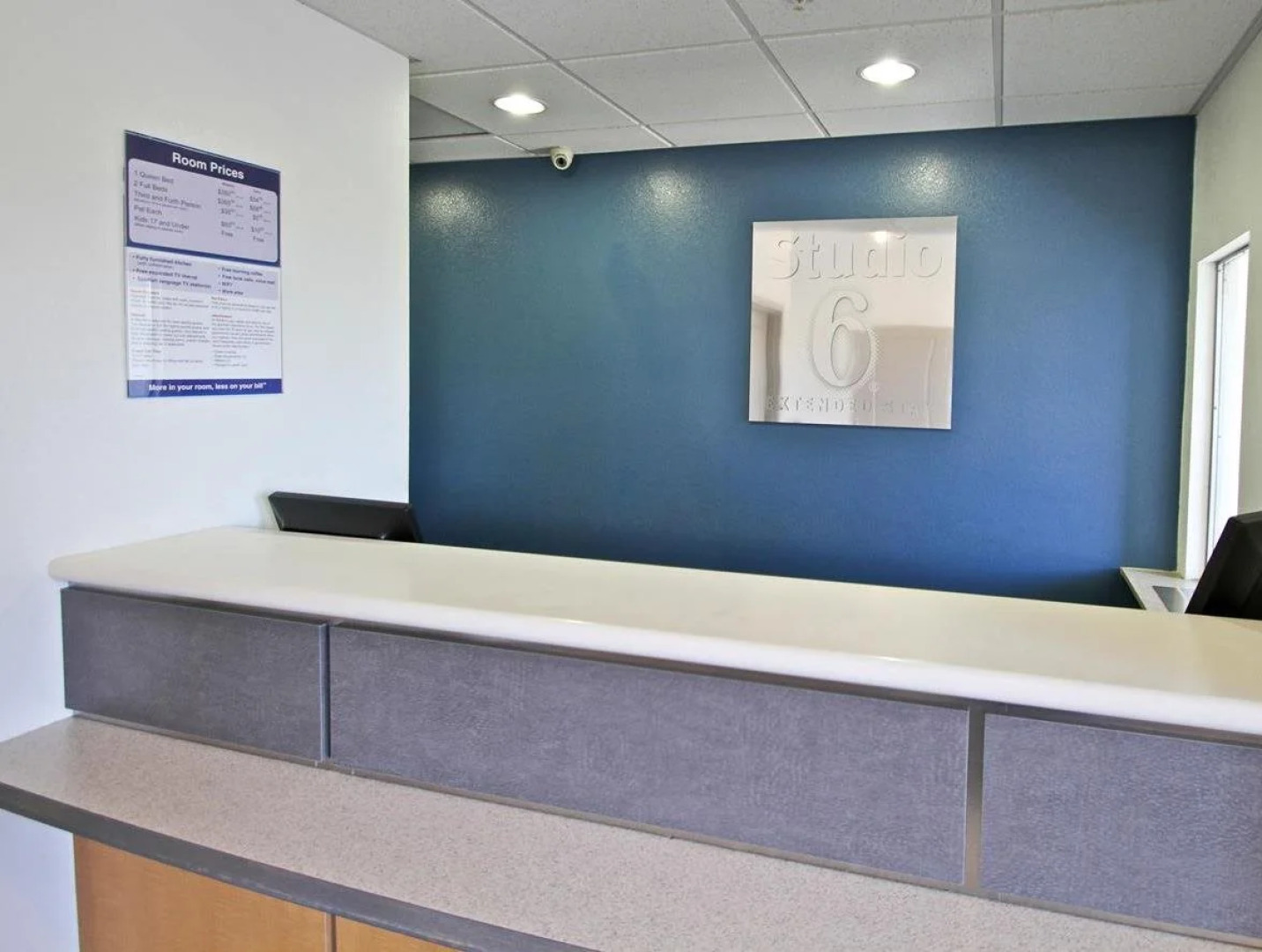 Studio 6 Bakersfield, CA