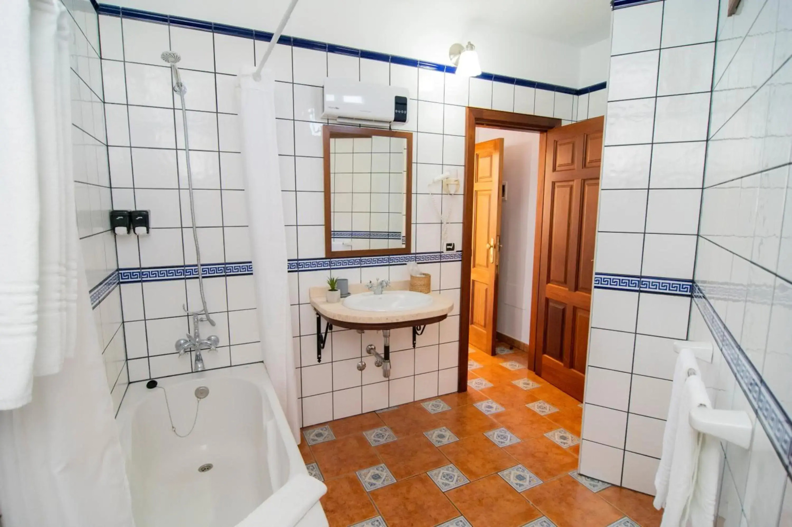 Hotel El Tejar & Spa