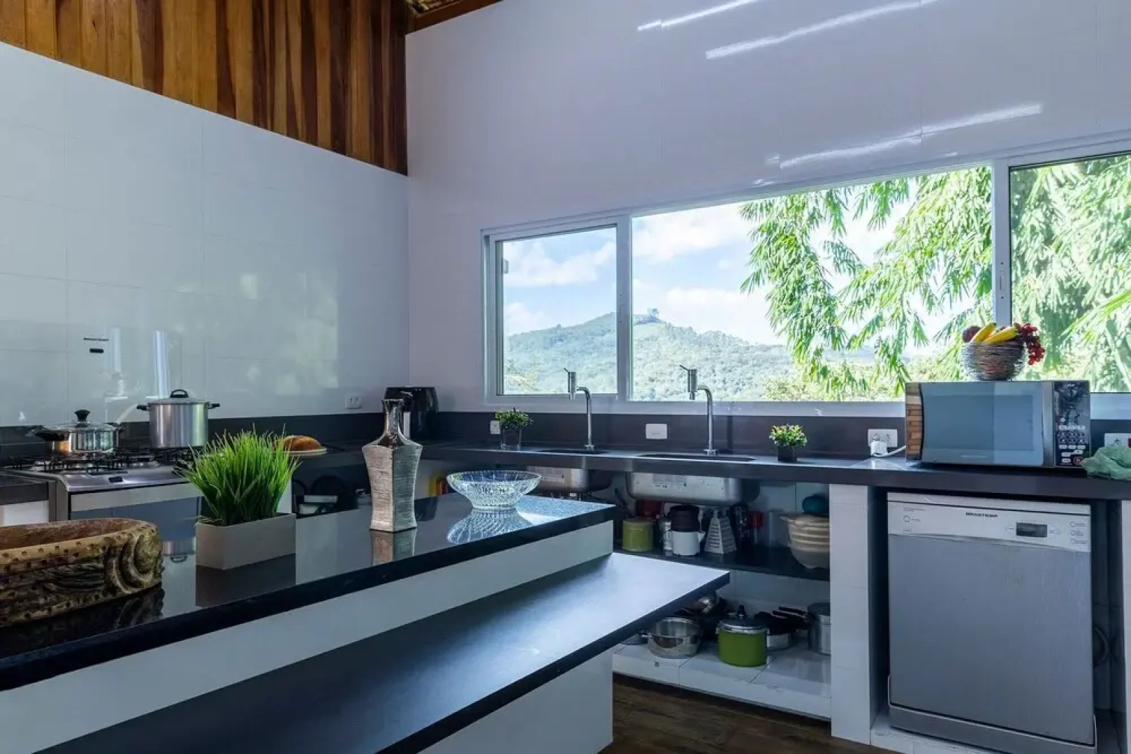 Chácara com Piscina a 40 min de SP