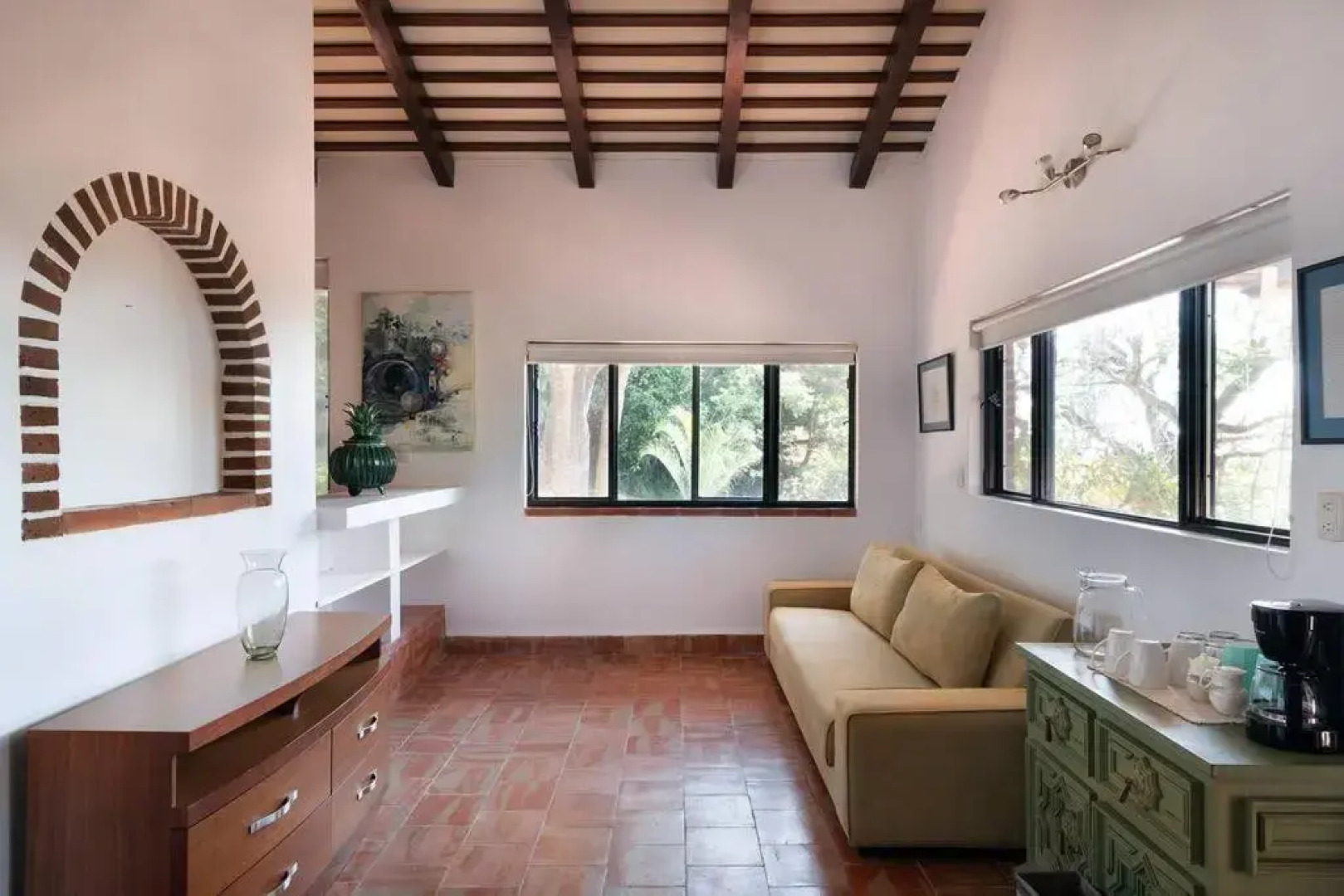 3 Bedroom Spacious Villa with Pool & Lake view