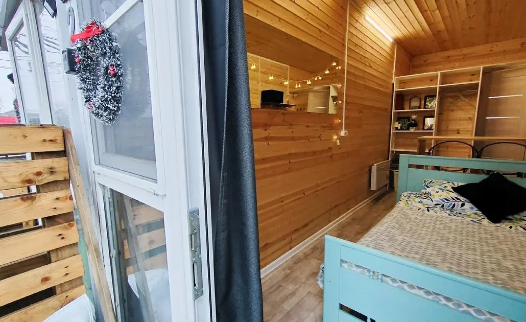 Domove (Домов) на улице Адмирала Крюйса