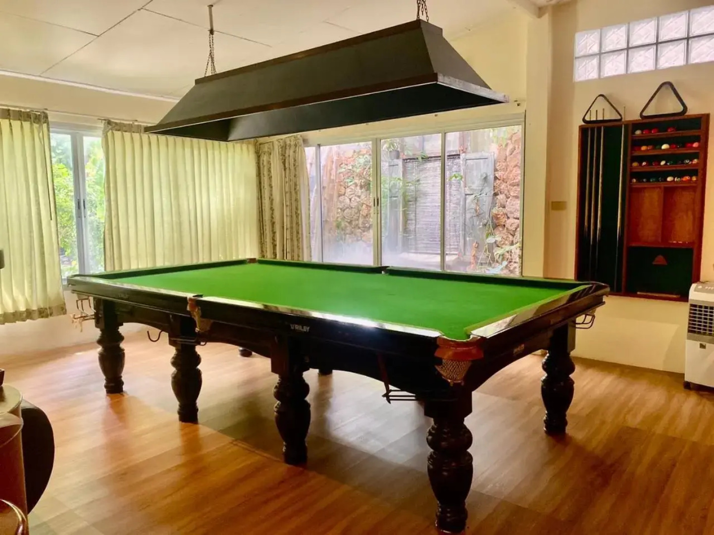 The Country Lake View Hotel