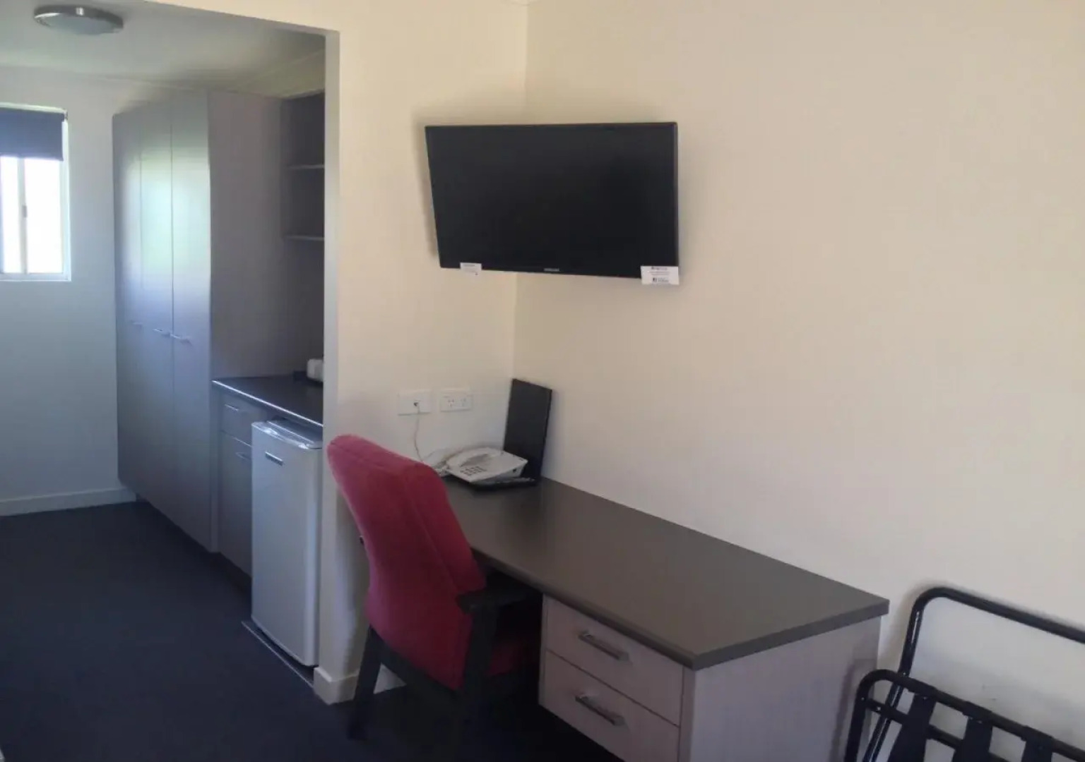 Dooleys Springsure Tavern and Motel