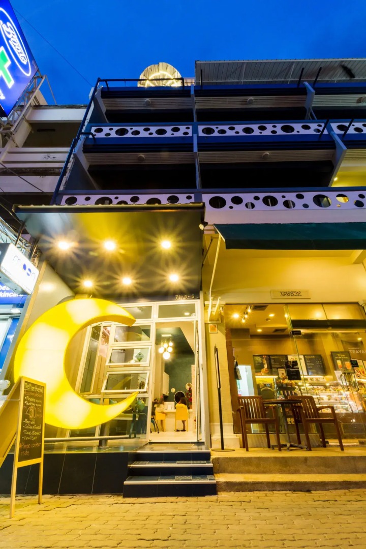 The Moon Hostel Hua Hin