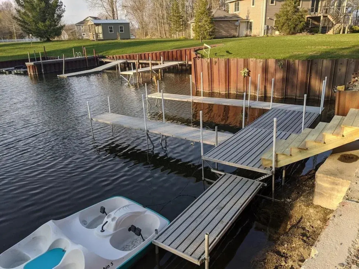 Cardinal Road 3 Bedroom Home by RedAwning