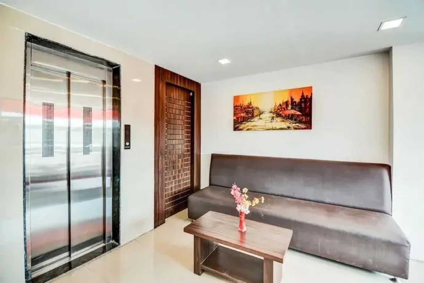 FabExpress Comfort Executive