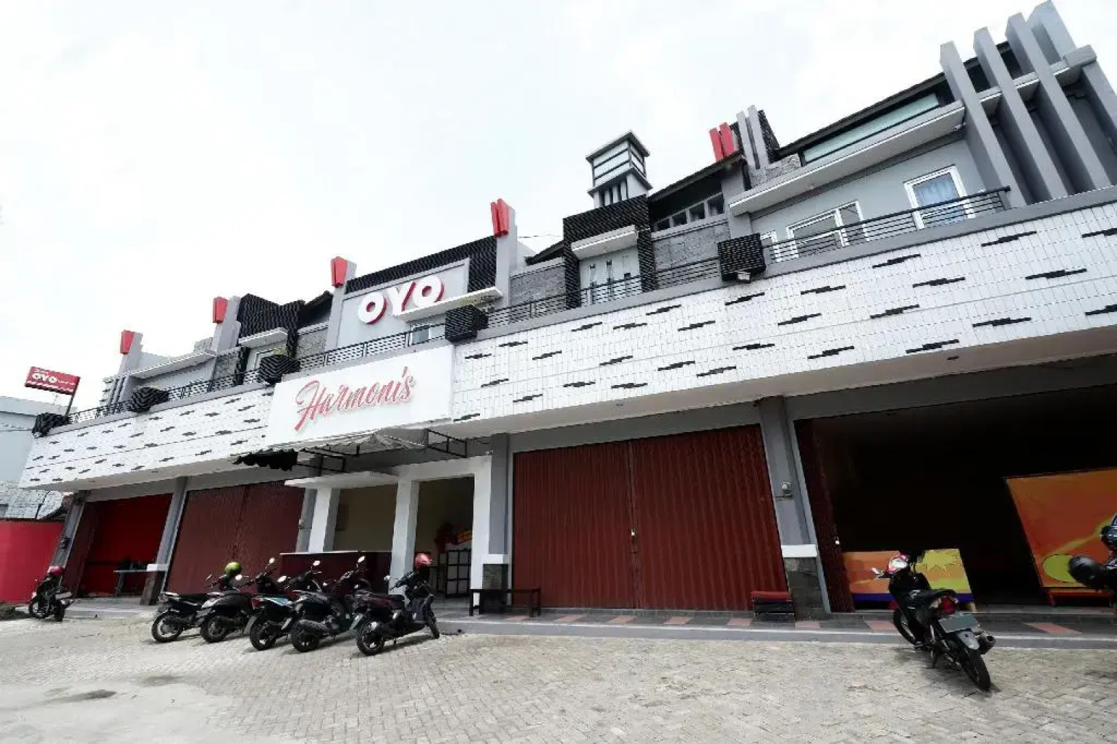 OYO 1998 Harmonis