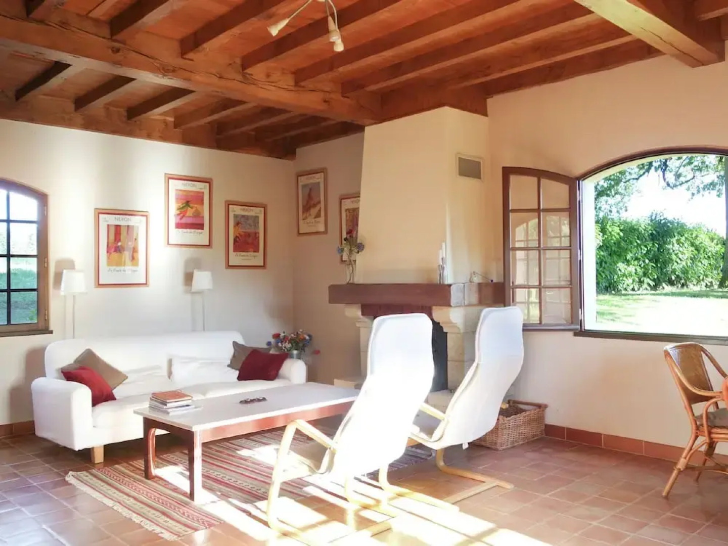 Lovely Villa in La Coquille with Swimming Pool