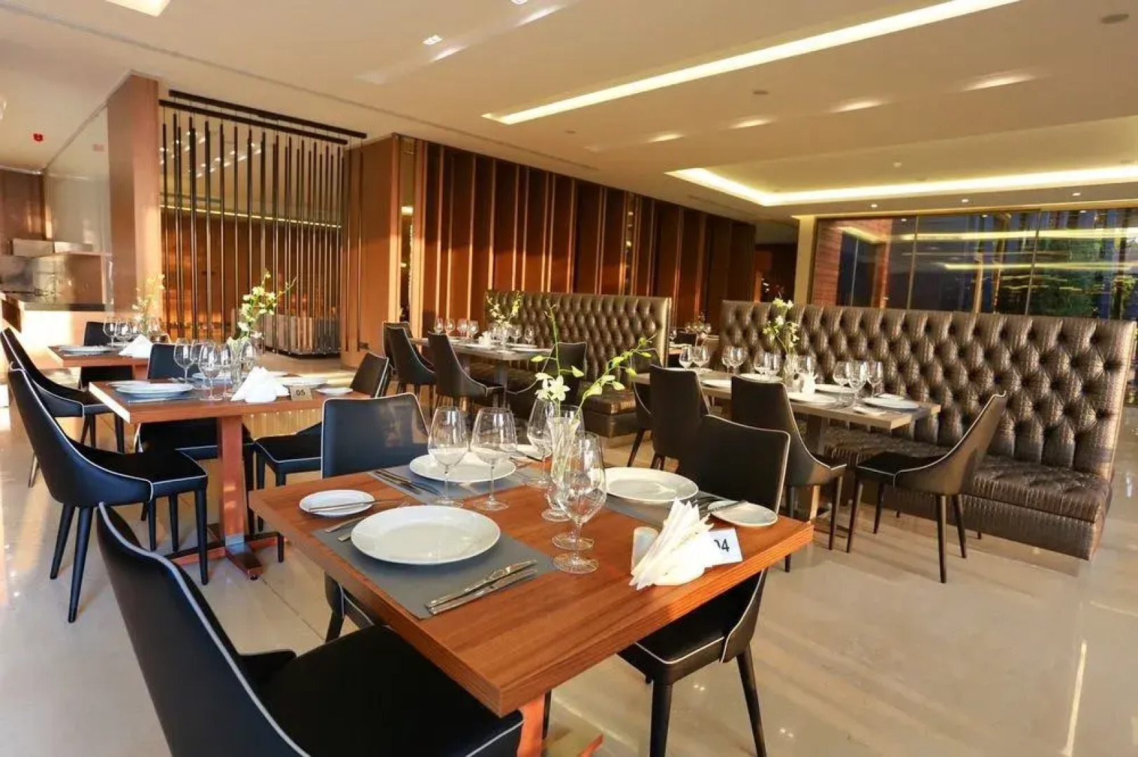 Mist Hotel And Spa By Warwick