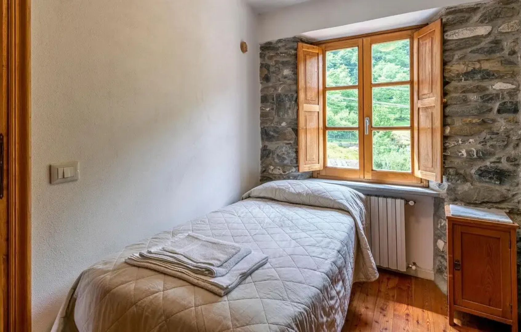 Awesome Home in Loco di Rovegno With Wifi and 4 Bedrooms