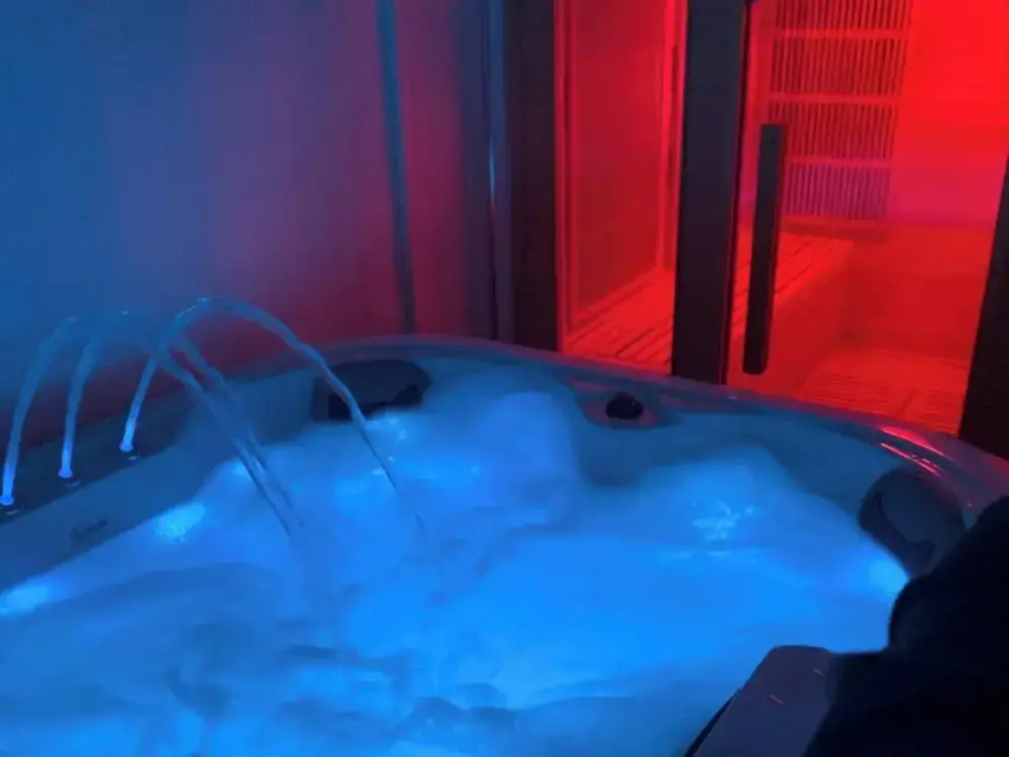 Perfect Couple Retreat To Relax With Hot Tub&sauna