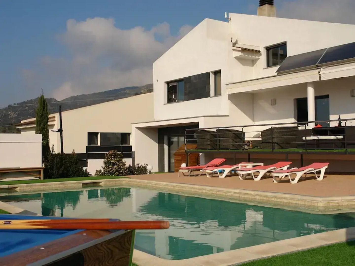 Scenic Villa in Palau Saverdera With Private Swimming Pool