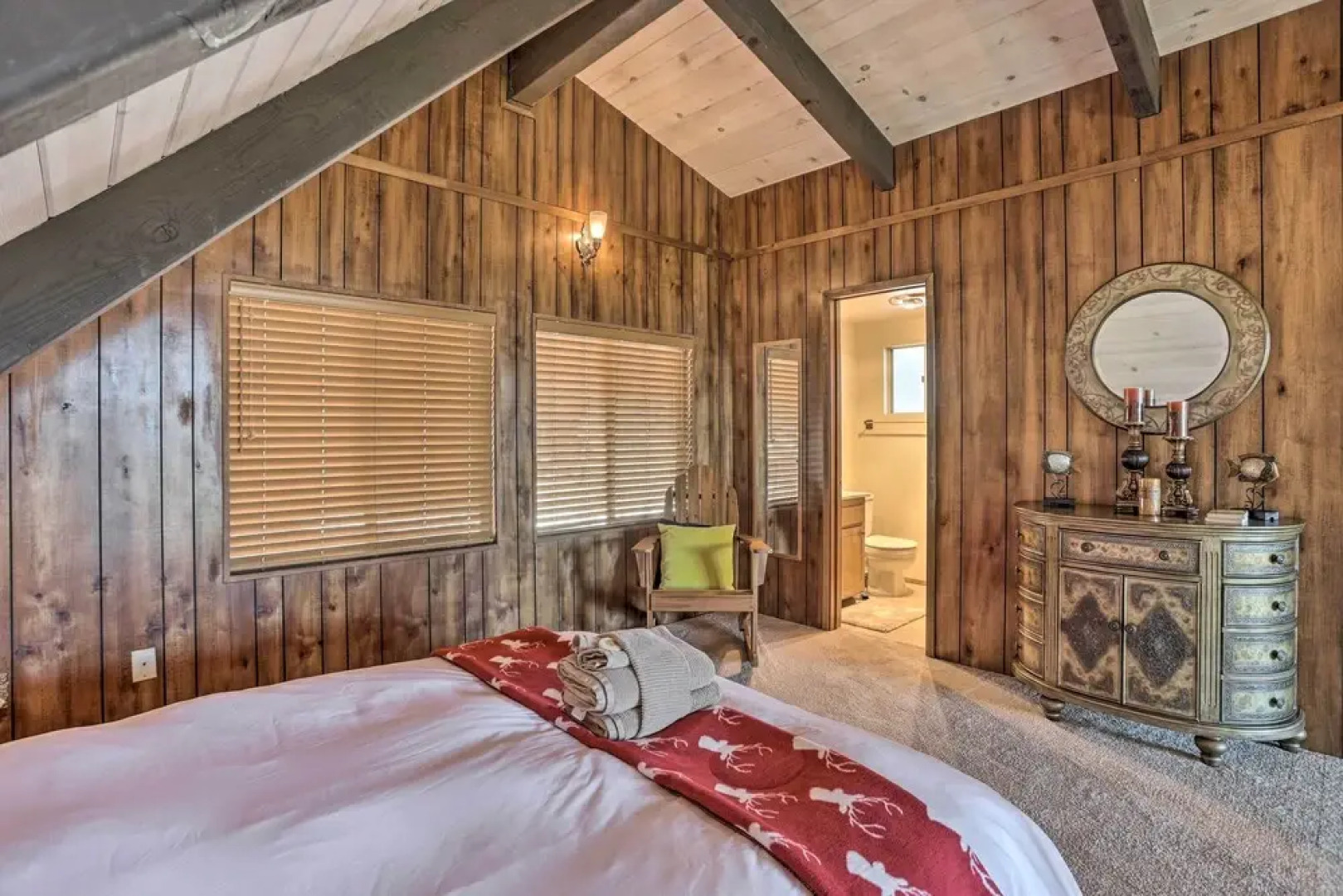 Quaint Cabin Retreat ~ 4 Mi to Arrowhead Lake