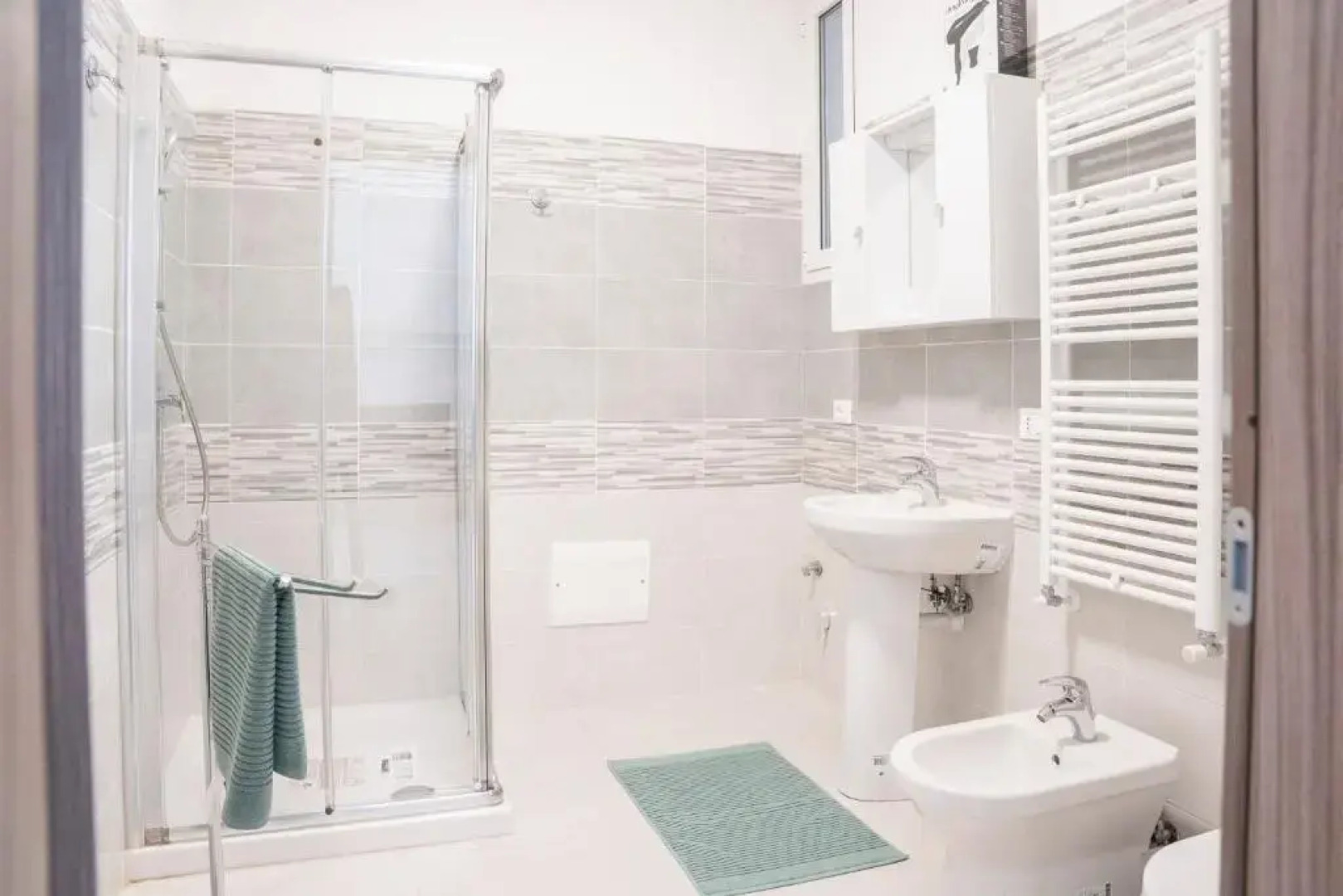 045 - Villetta LUSSUOSA con 2 camere da letto con Giardino 15 minuti dal Mare