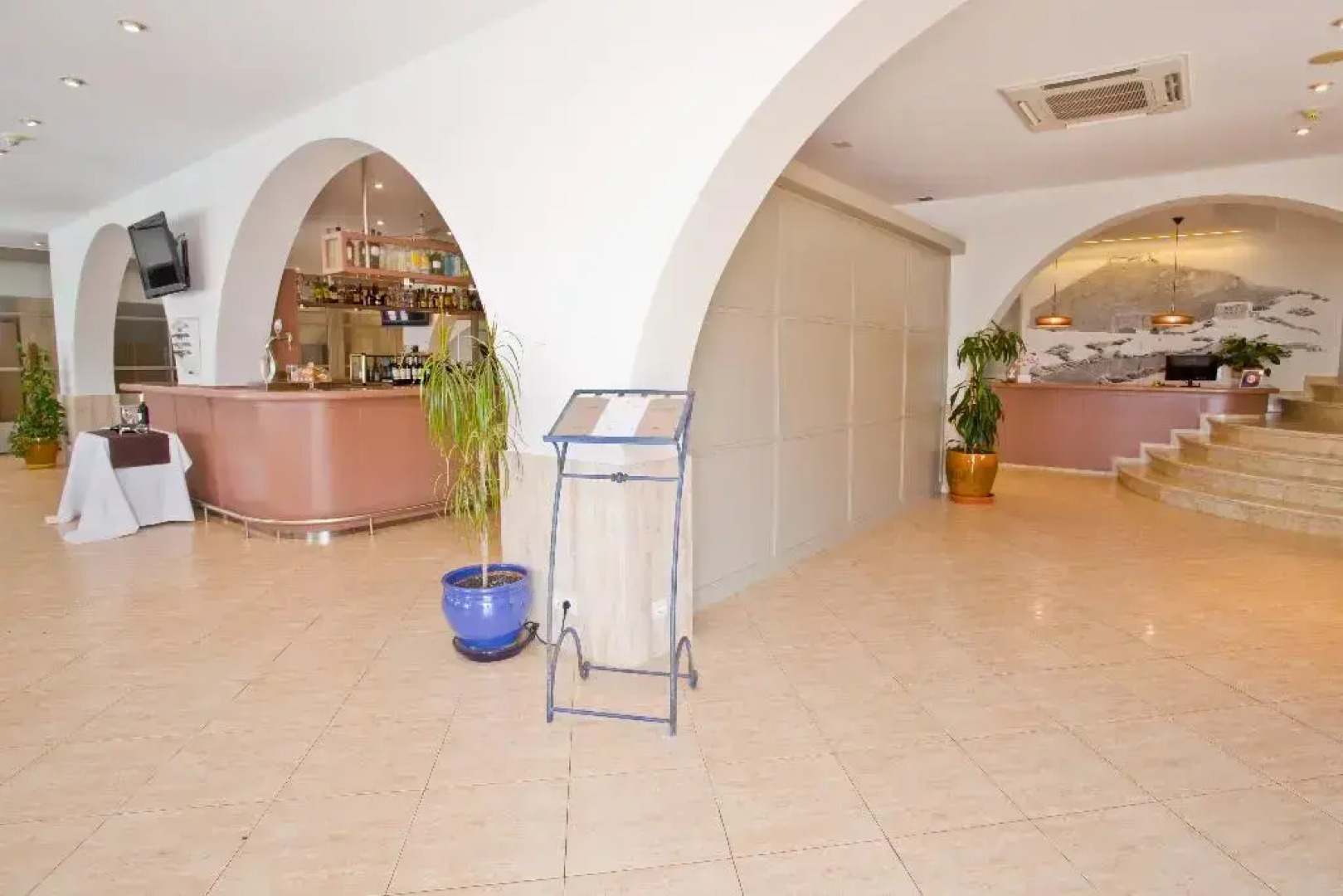 Hotel Jeni & Restaurant