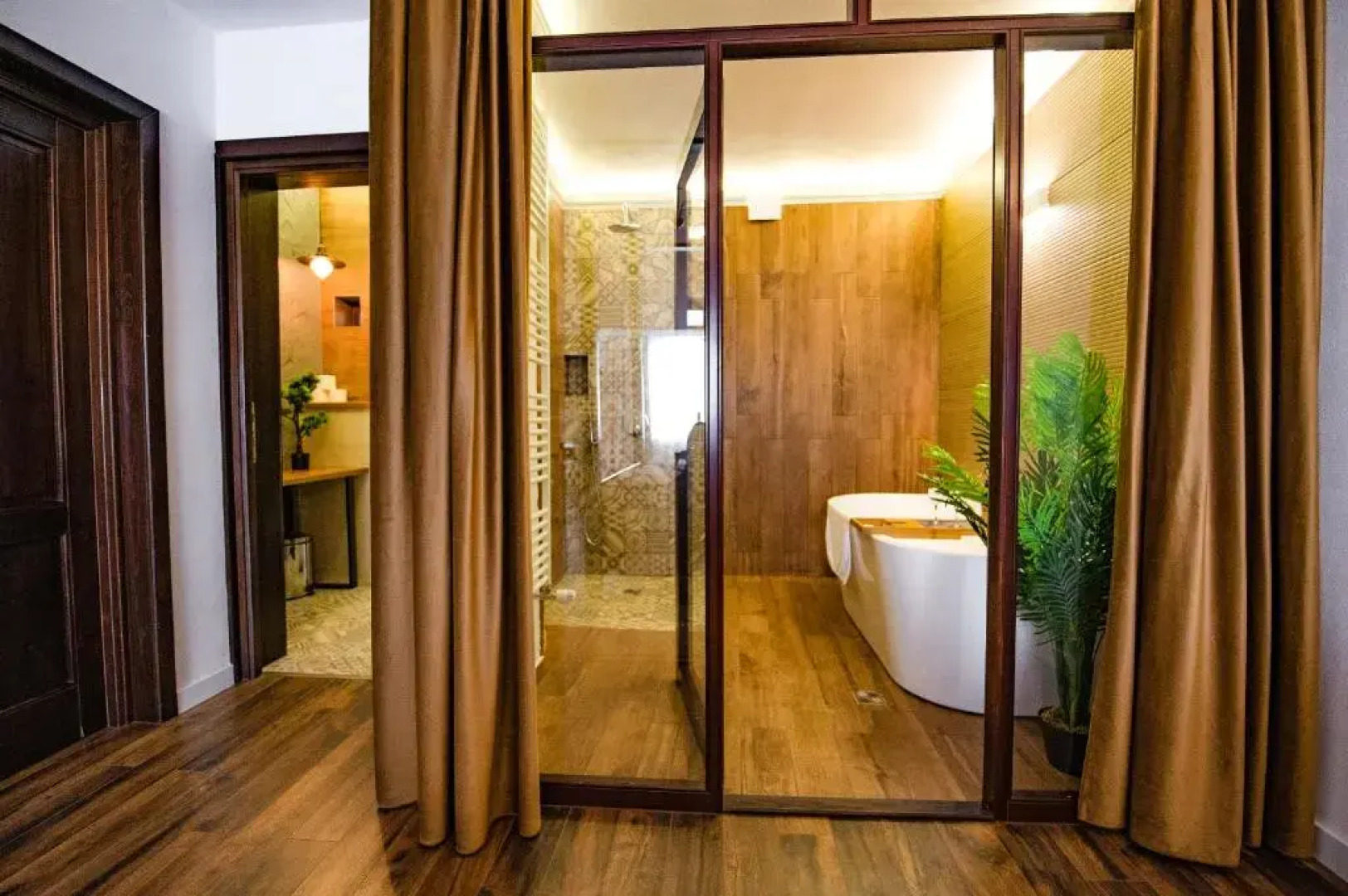 Casa Dives, Transylvania