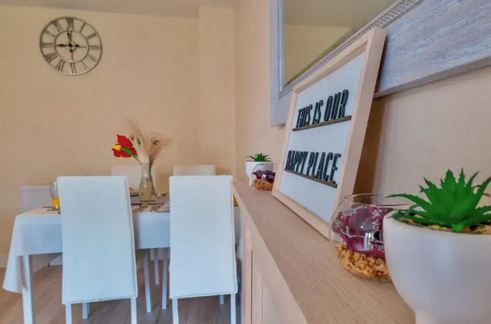 Cosy Home-sleeps 5- Private Garden- Free Parking