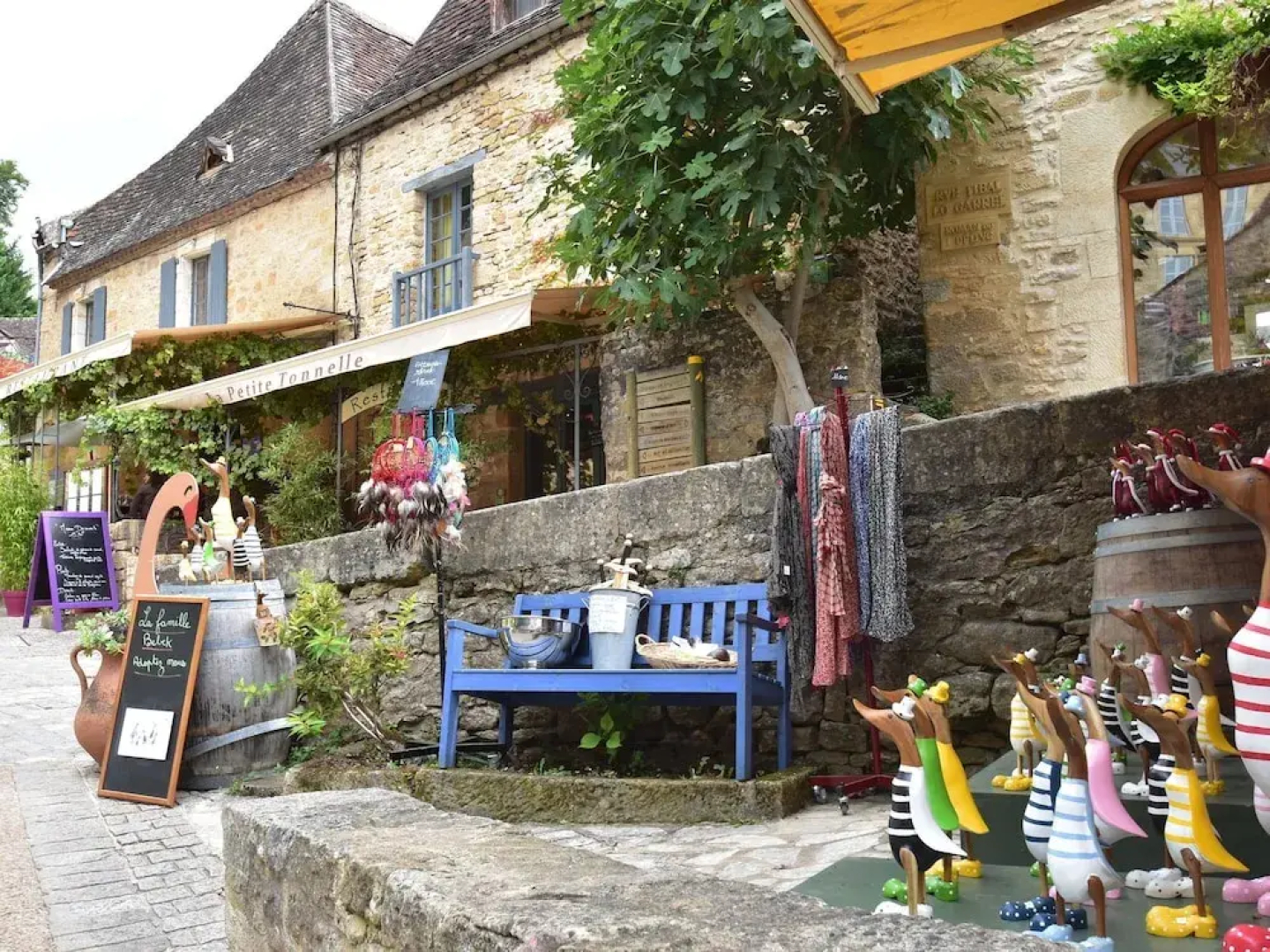 Modern Holiday Home in Florimont-Gaumier with Private Pool
