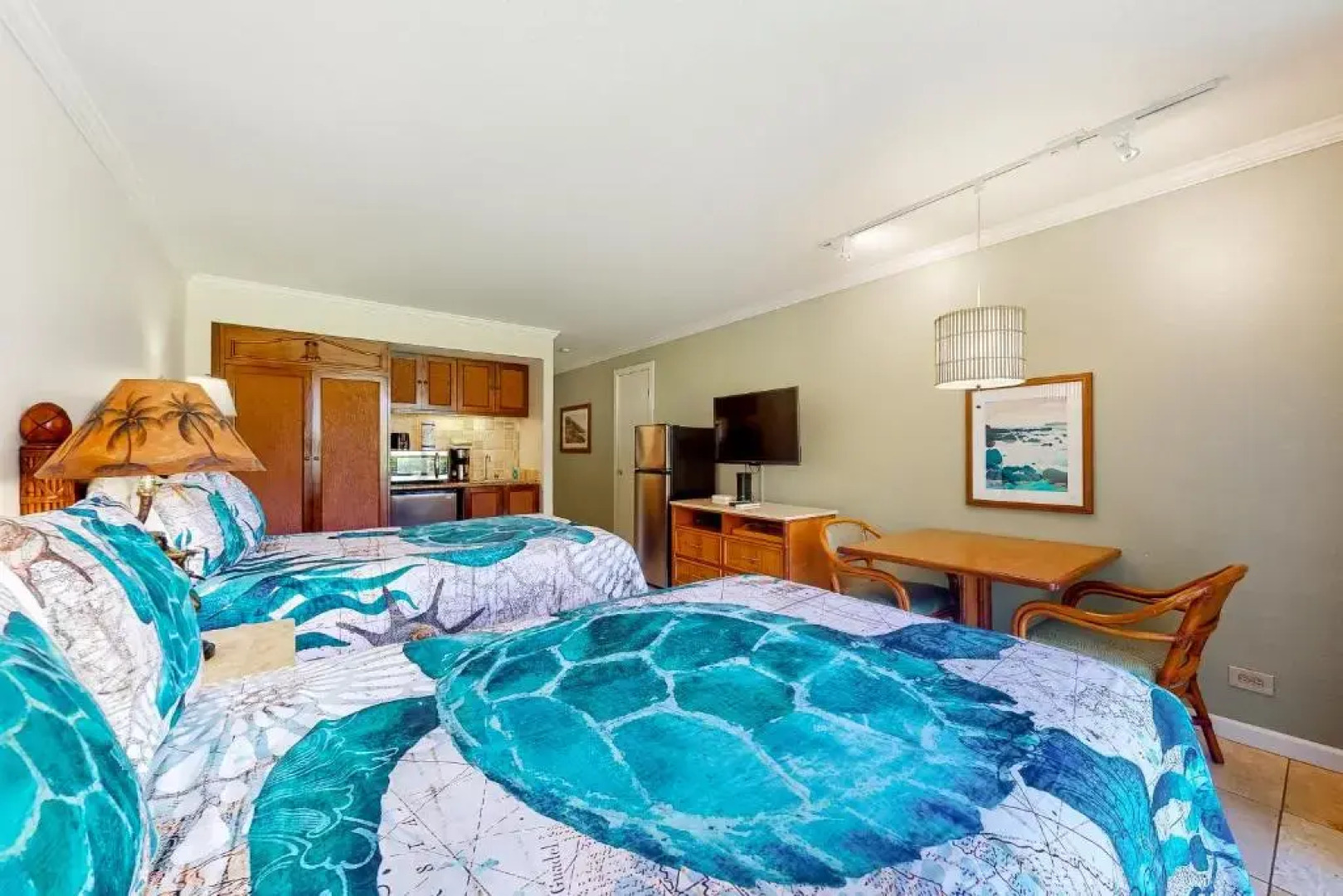 Islander On The Beach 258