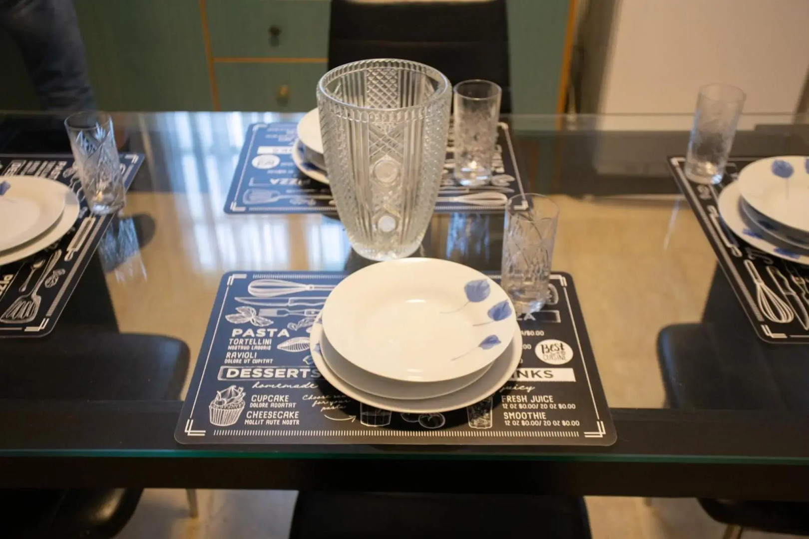 Traditional Apartment part of a Detached Villa on a luxurious Hill of Thessaloniki PANORAMA with a private garden with trees ,also available for Family and other gatherings and Kid's parties - under 13 , for less than 20 people alltogether