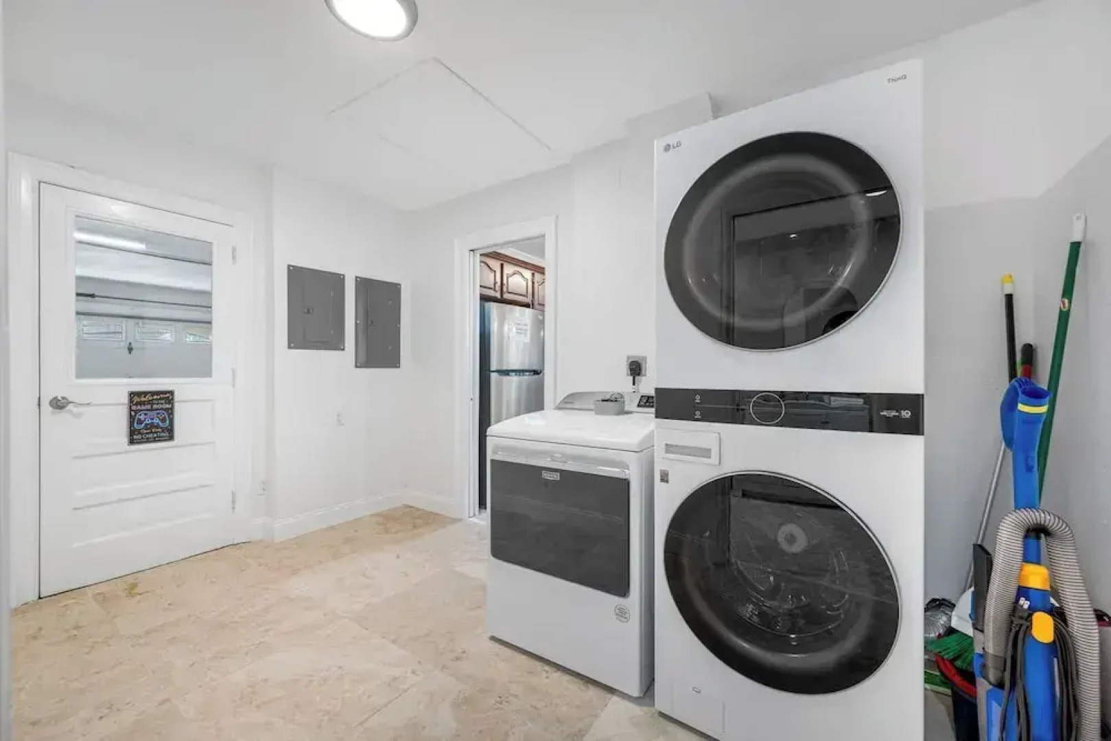 Exquisite Villa With Pool&games- 18 Guests