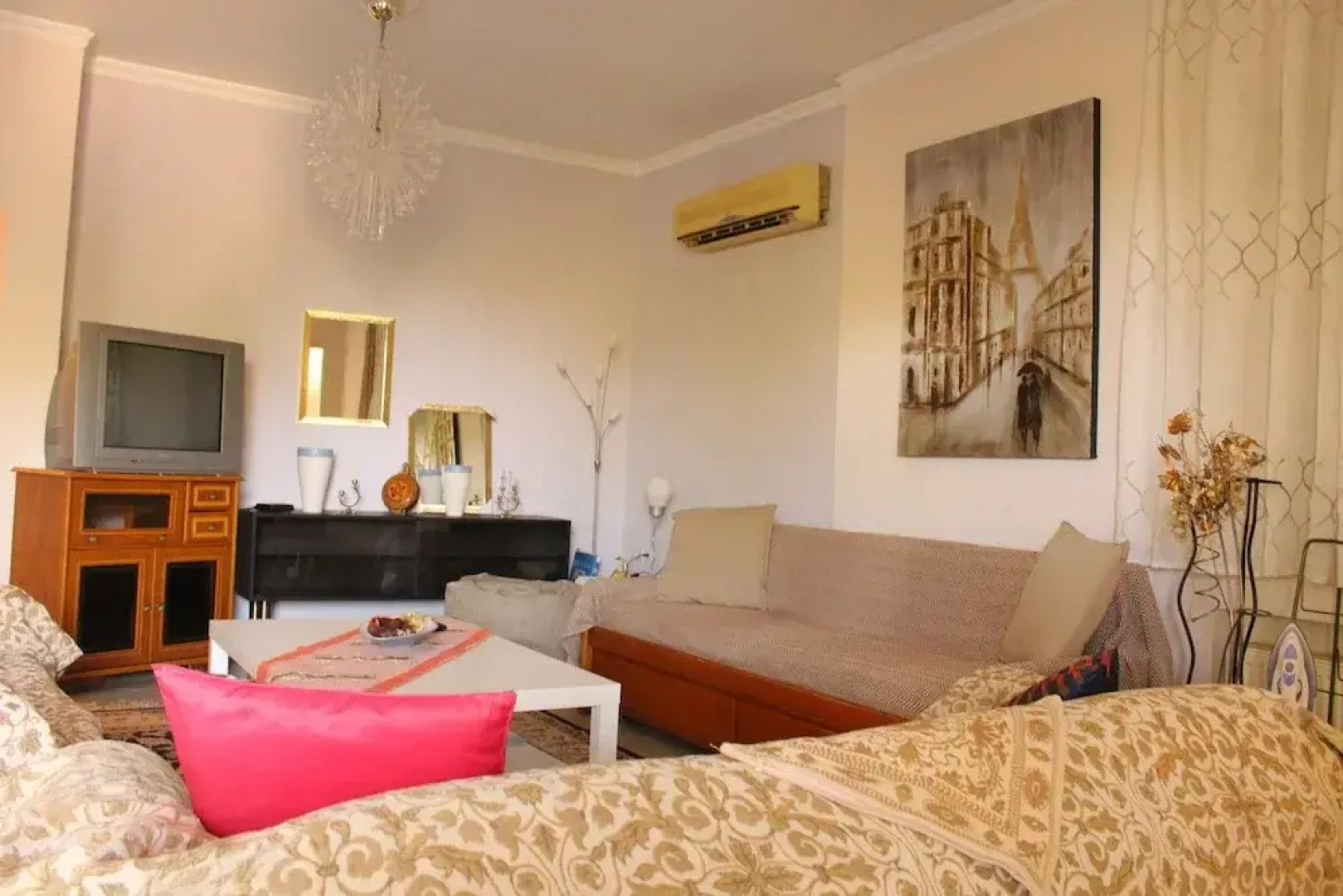 LEVY'S Place Athens Airport