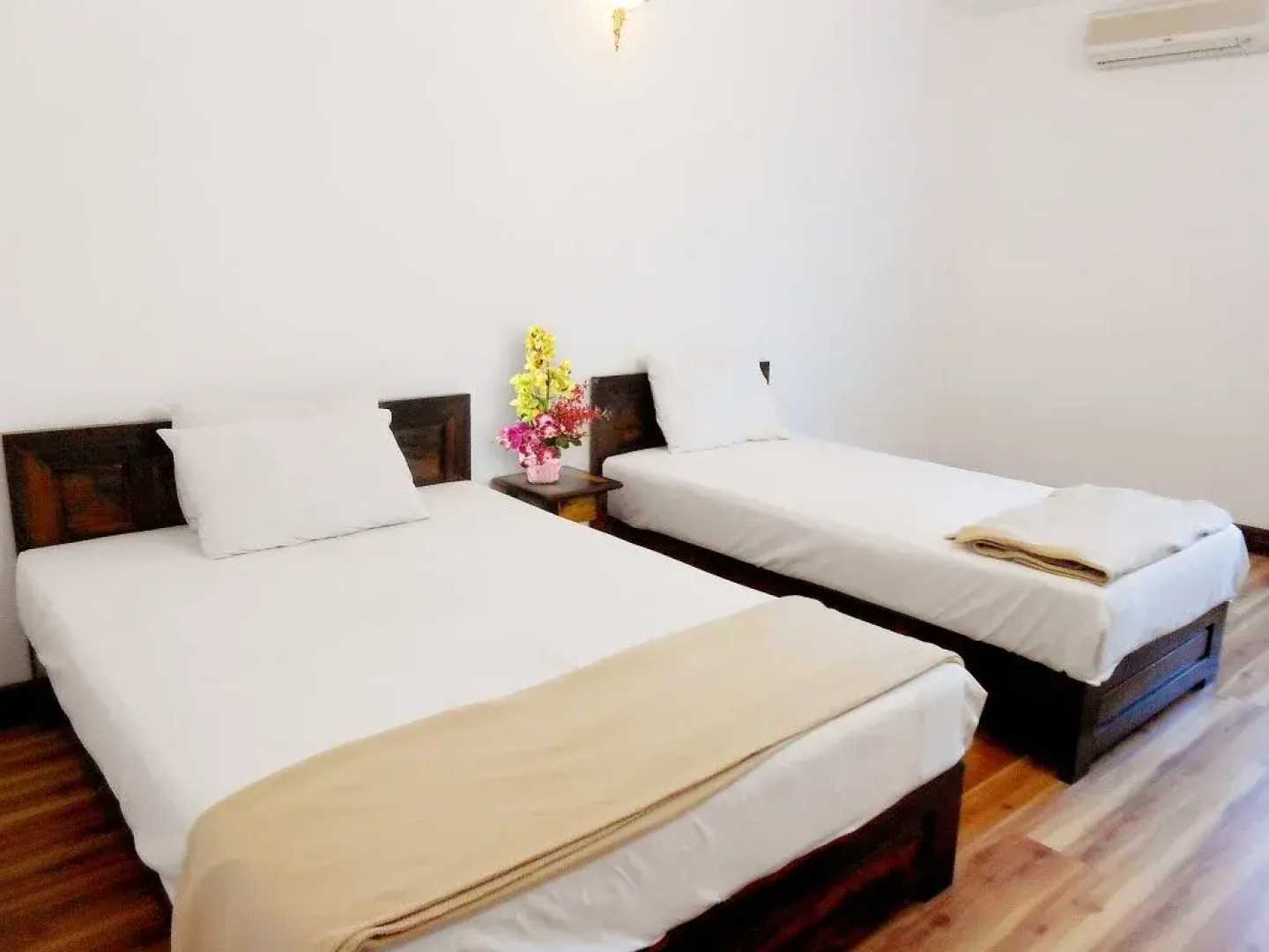 Yasaka Huong Sen Restaurant & Hotel