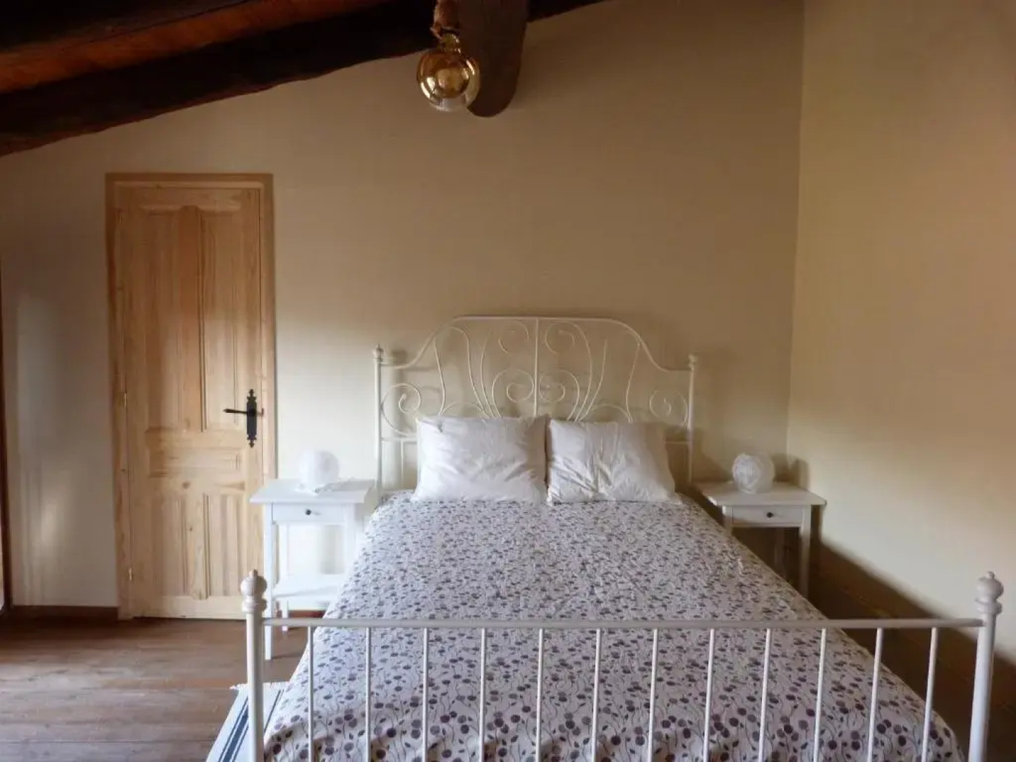 Les Magranes Bed & Breakfast