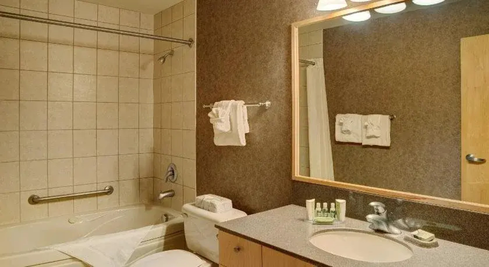 Lakeview Gimli Resort & Conference