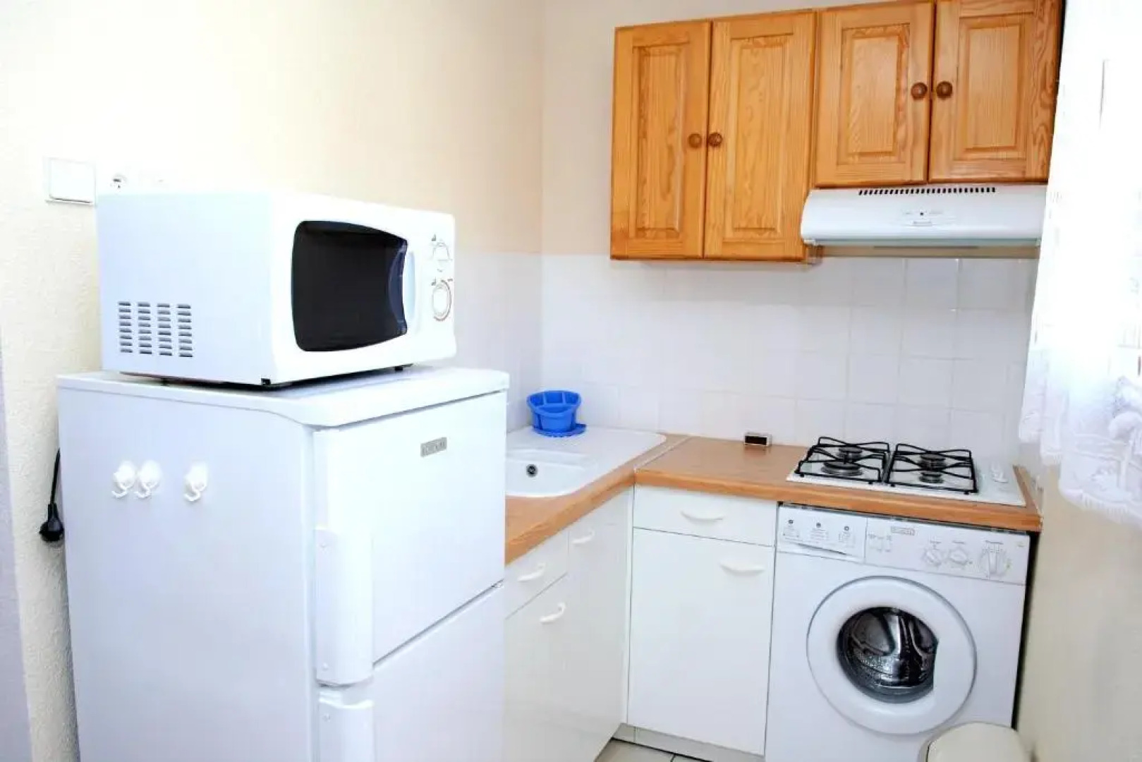 Maison de 2 chambres avec piscine partagee terrasse amenagee et wifi a Estang