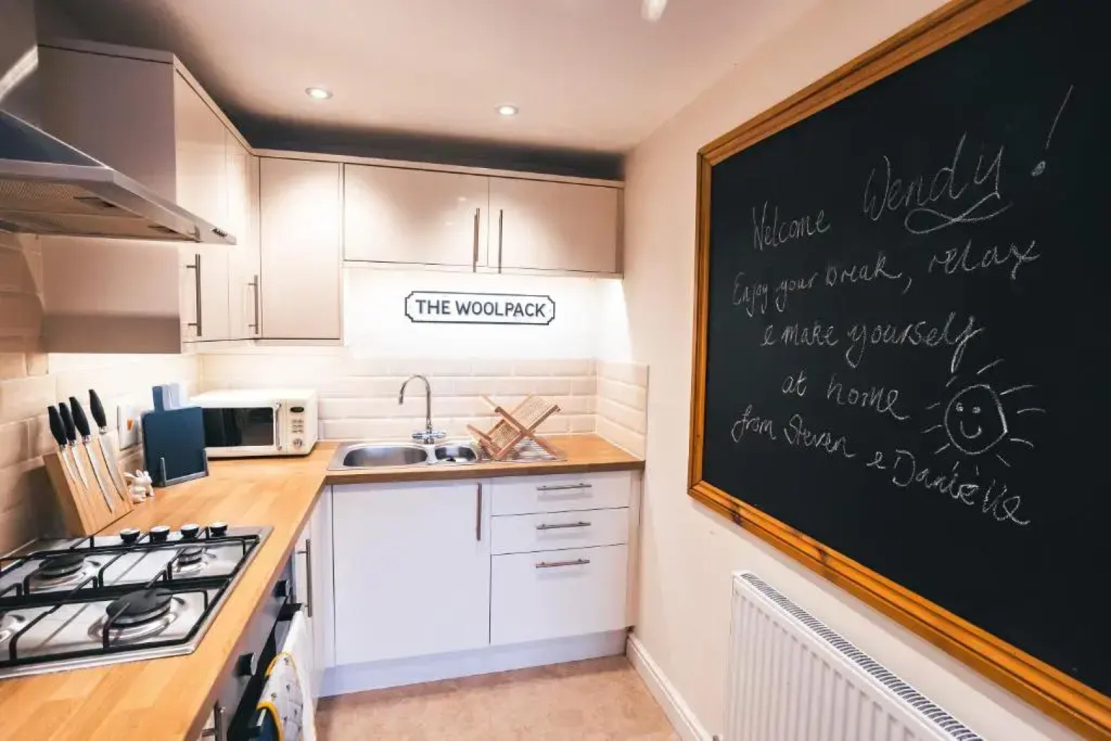 Woolpack Cottage - modern, 2-bed, centre of Wantage