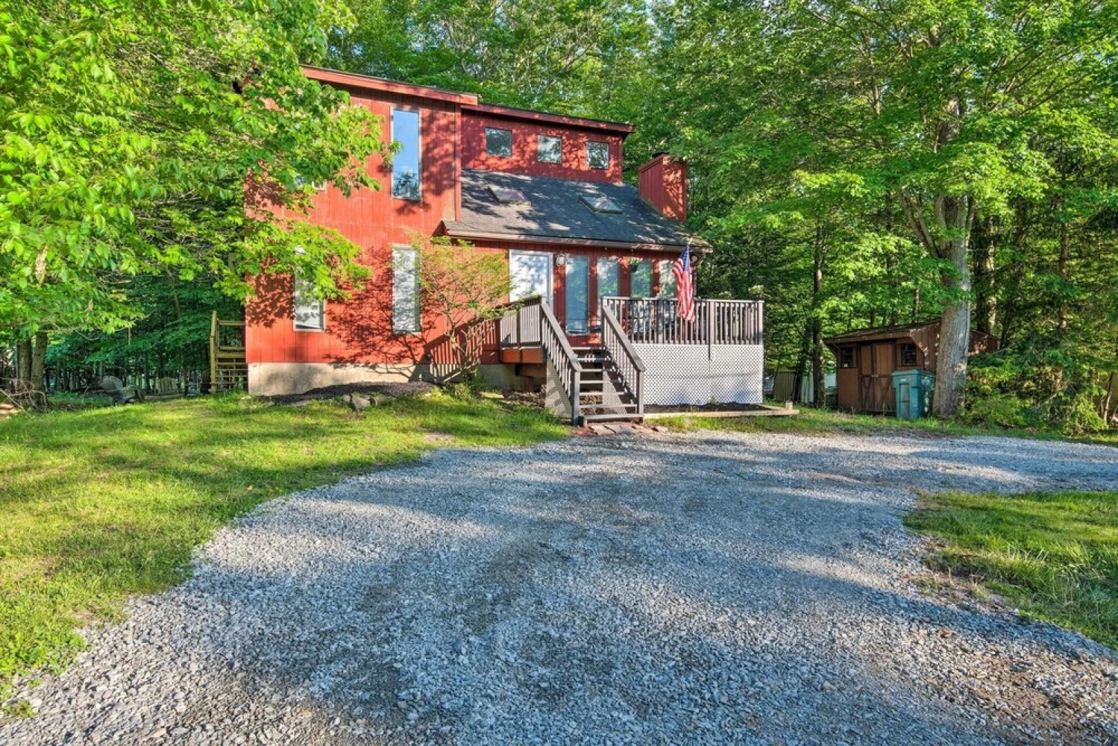 Poconos House w/ Large Deck, Gas Grill & Fire Pit!