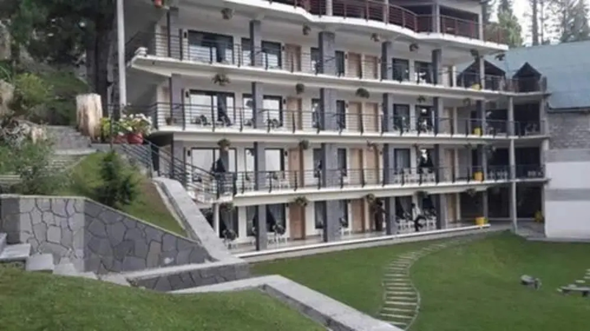 Summer Retreat Hotel