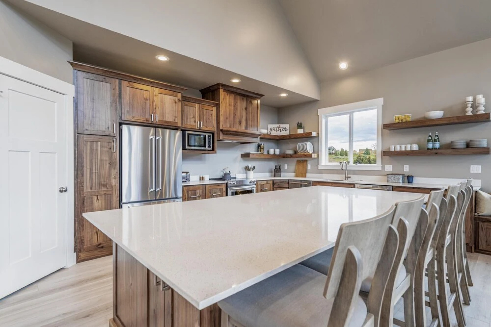 Beautiful Parade Home Overlooking Bear Lake Golf Course and Bear Lake - Sleep 34