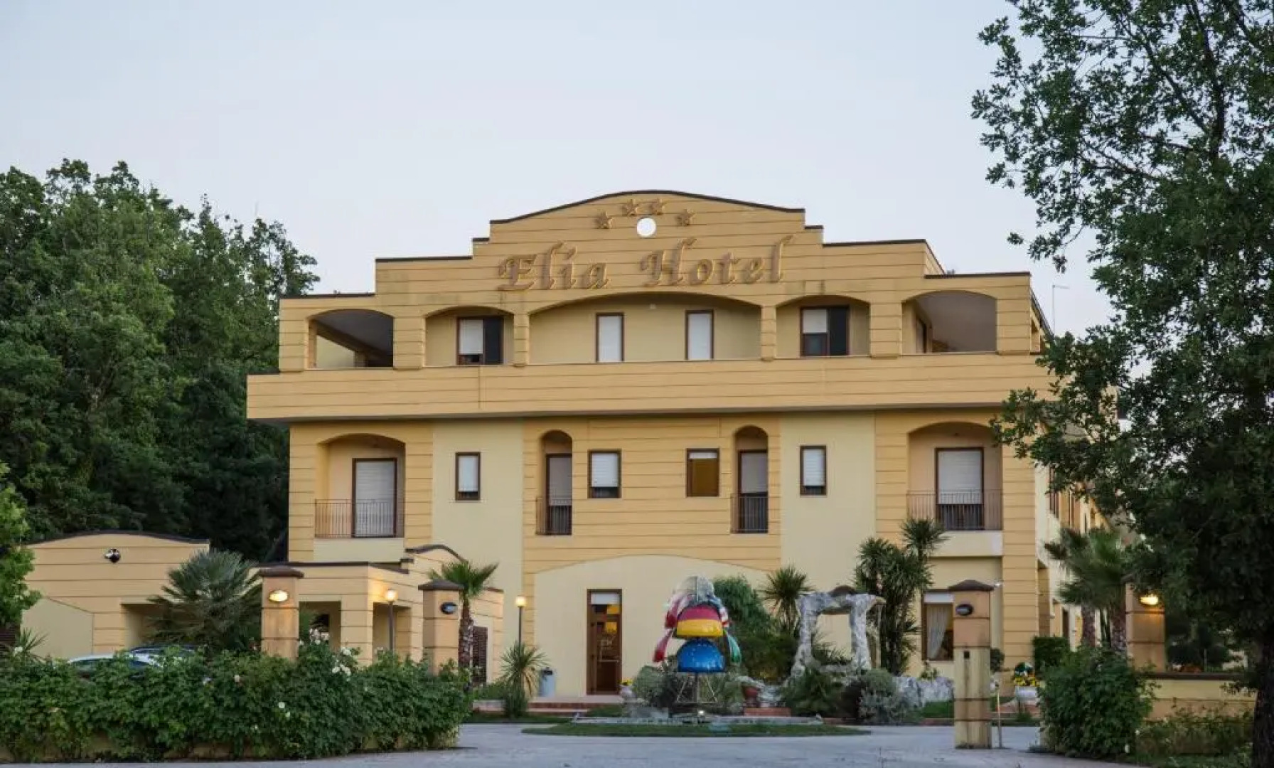 Elia Hotel