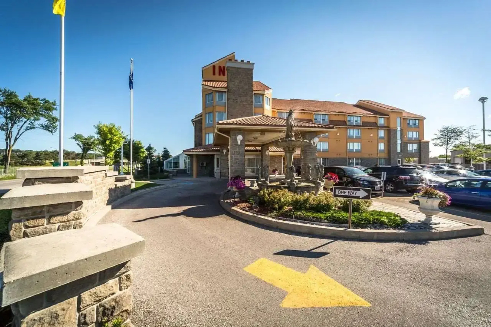 Monte Carlo Inn Barrie Suites