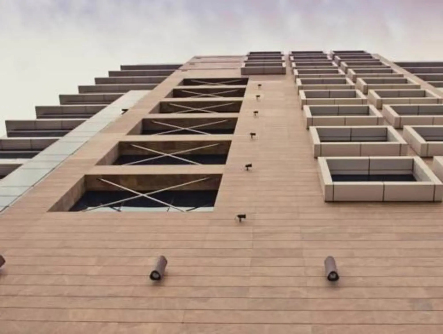 Отель Chirag Plaza Hotel & Business Center