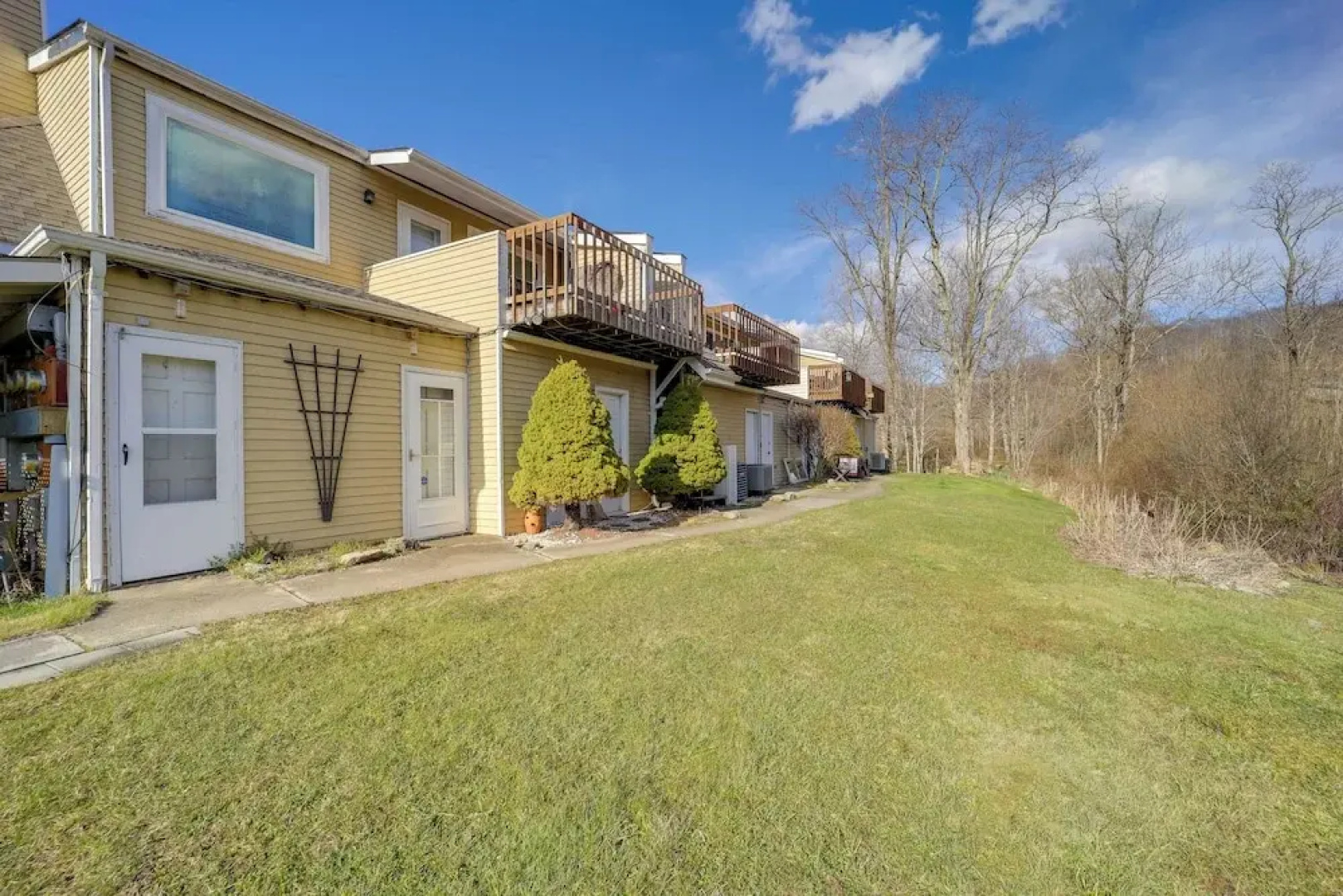 Lookout Deck + Mtn Views: Banner Elk Condo!