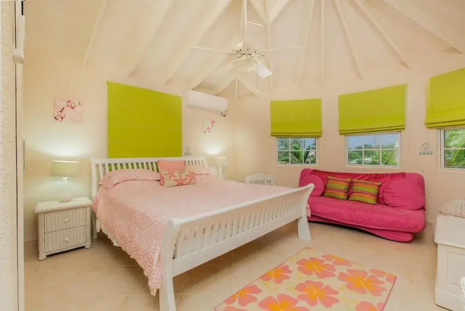 Beautiful Four-bedroom Villa With Breathtaking sea Views