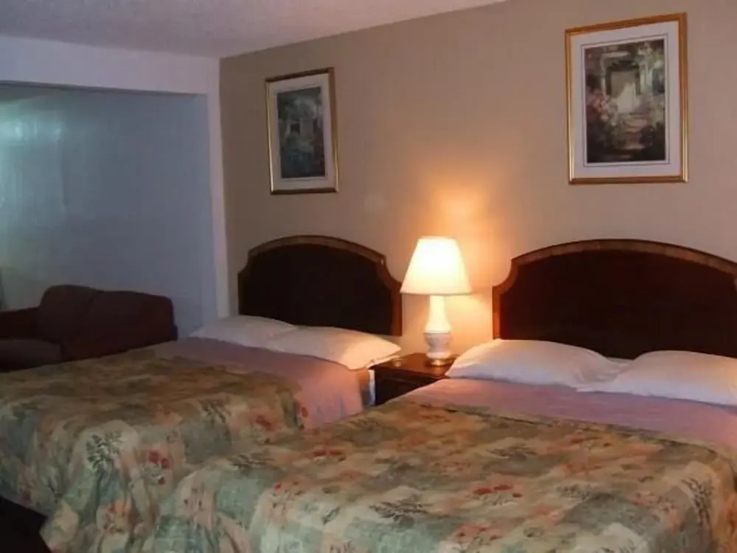 A Victory Inn and Suites - Detroit