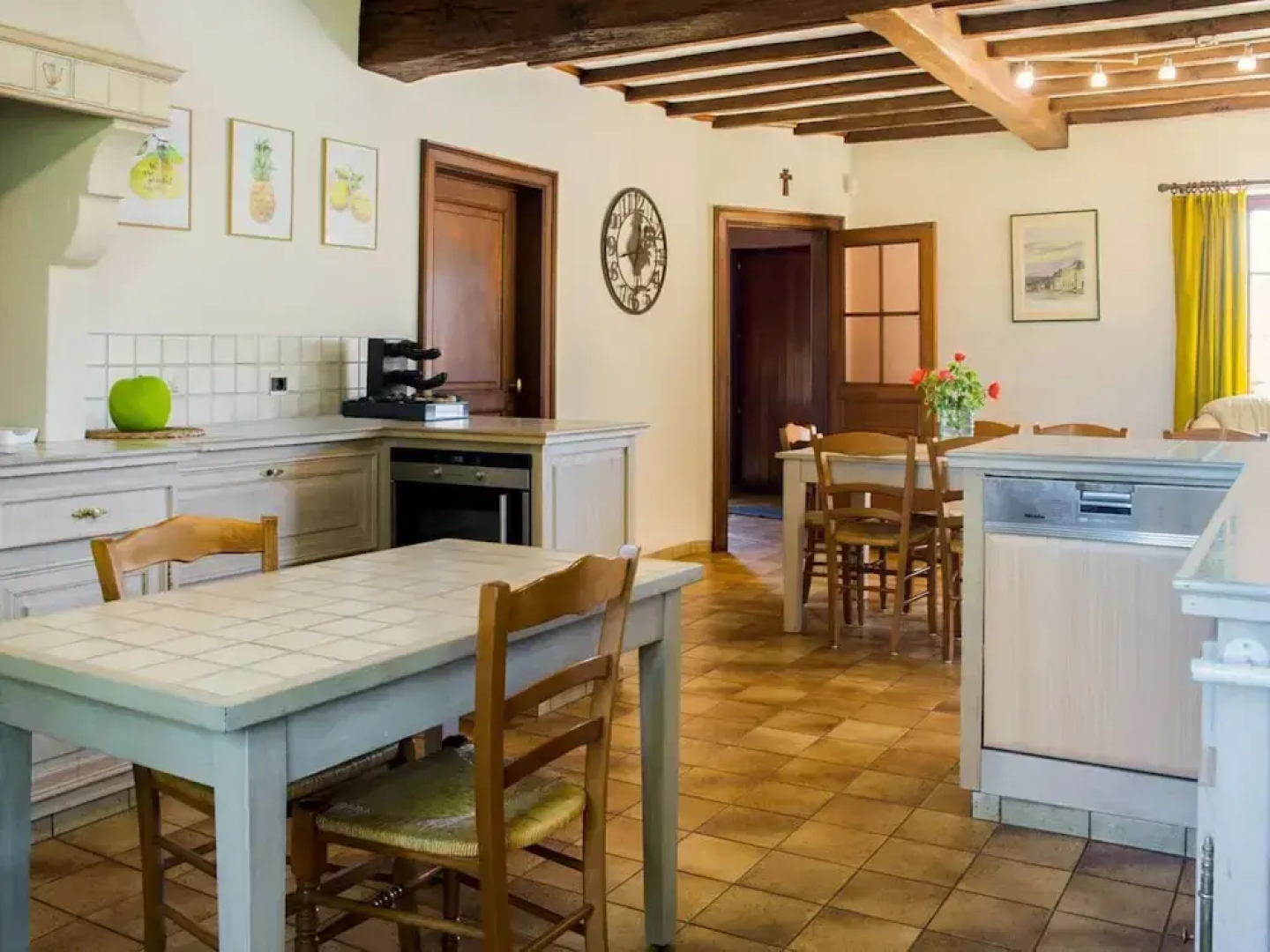 Villa in Bitvre With Garden