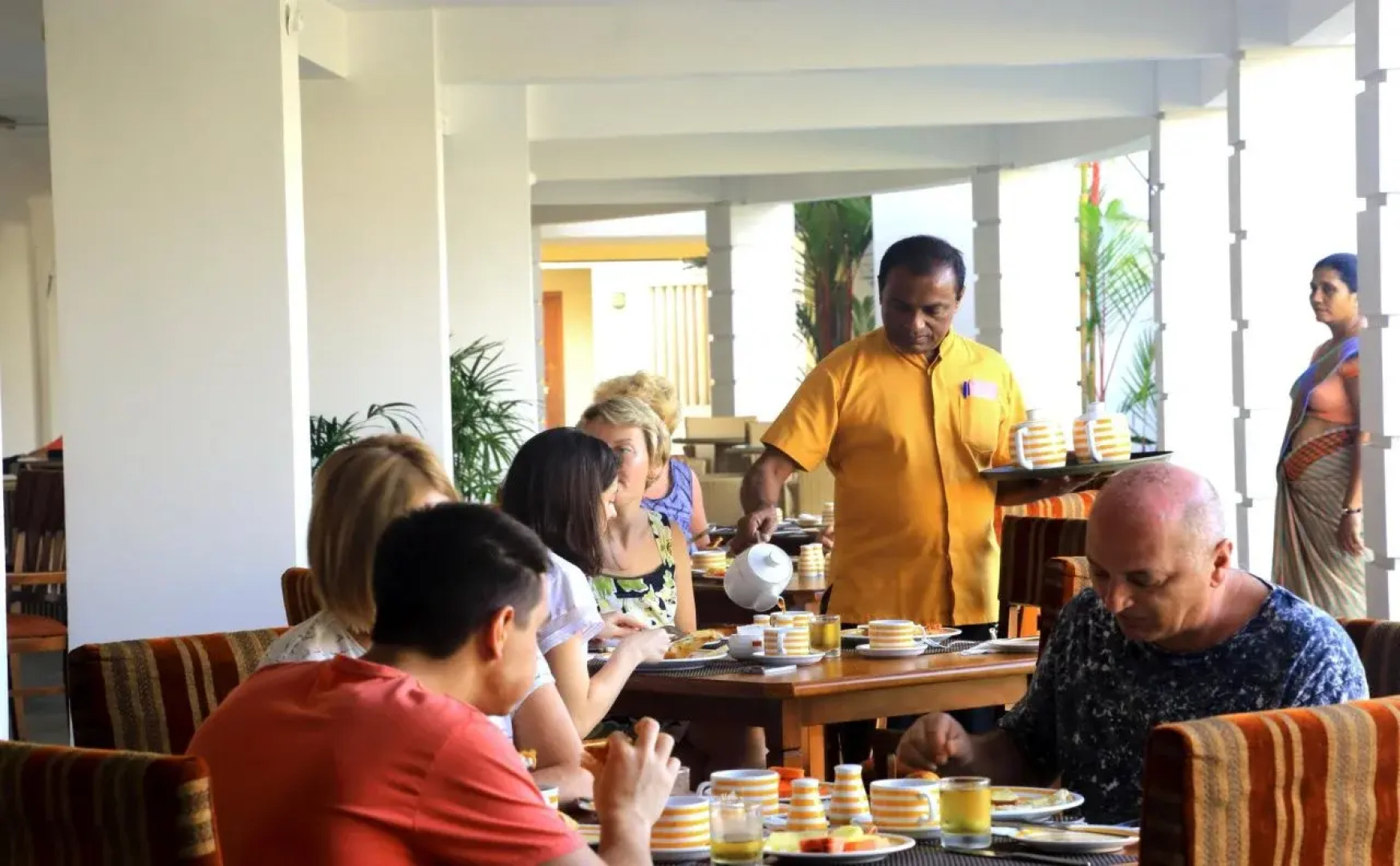 Hibiscus Beach Hotel And Villas