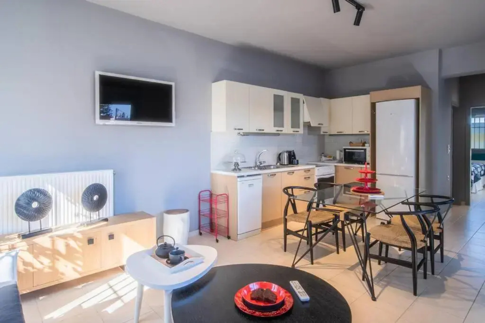 Maya’s residence by the sea w/garden and BBQ