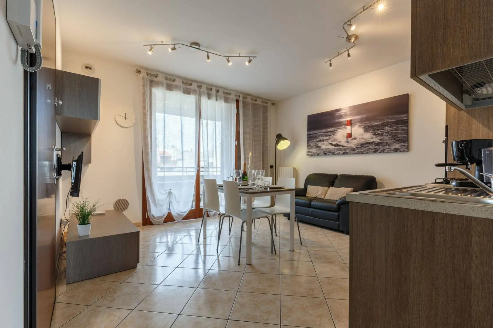 Suitelowcost - Limbiate Studio