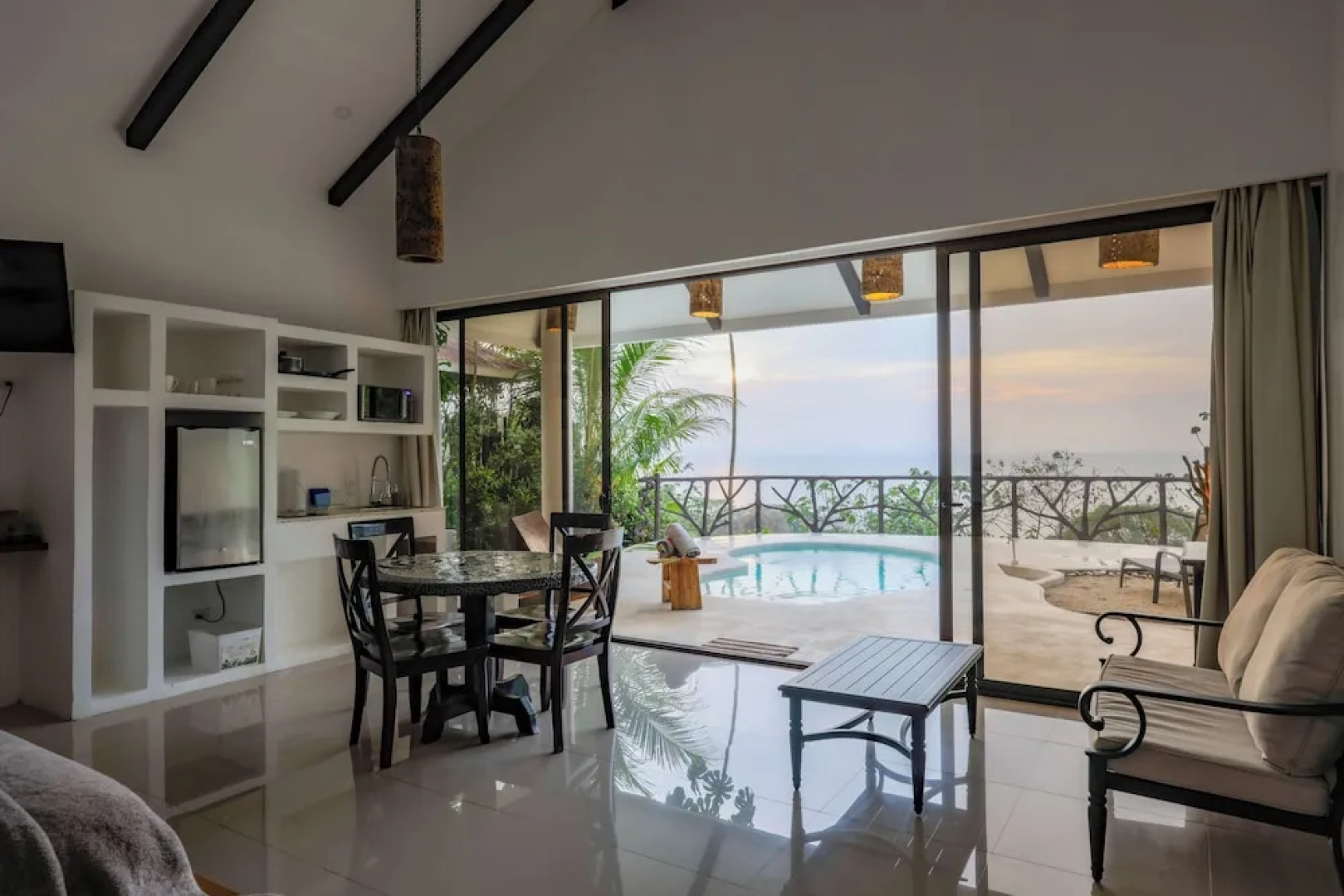 Akua Ocean View Suites