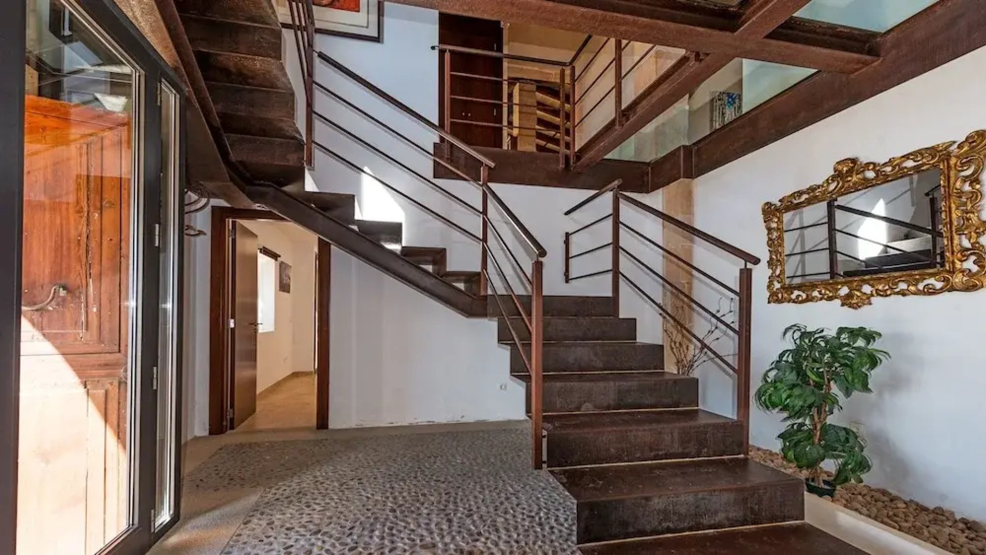 Residence by G Son Veny