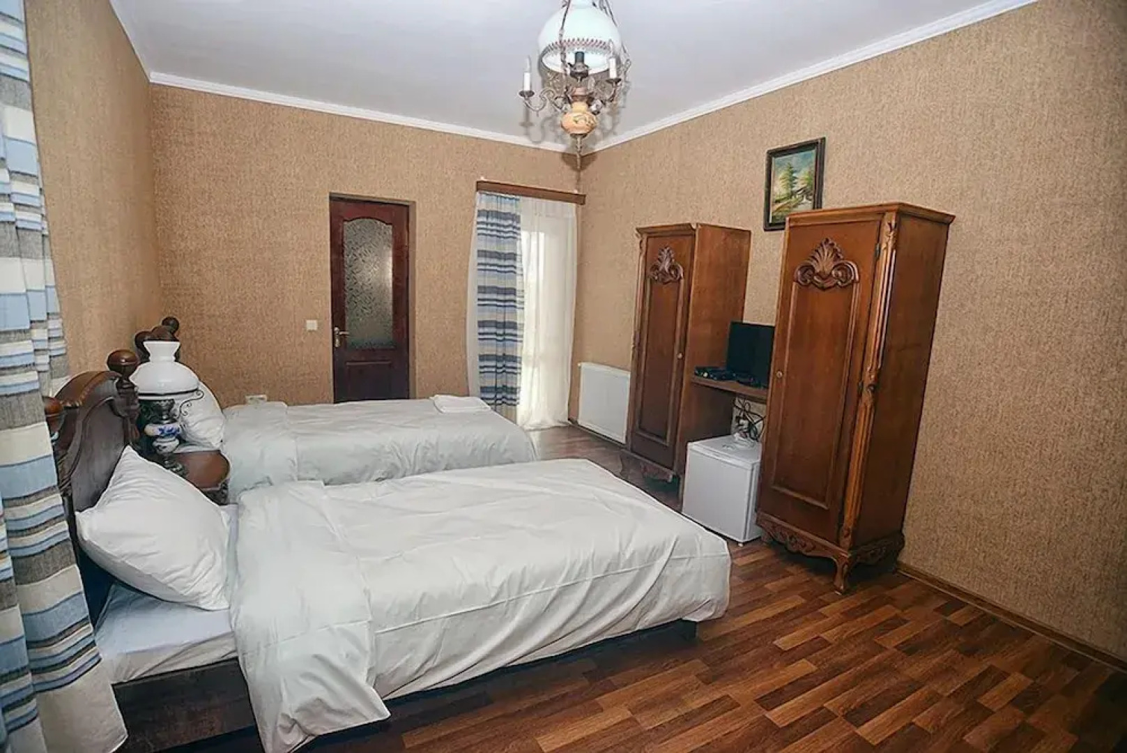 Имение Чиковани