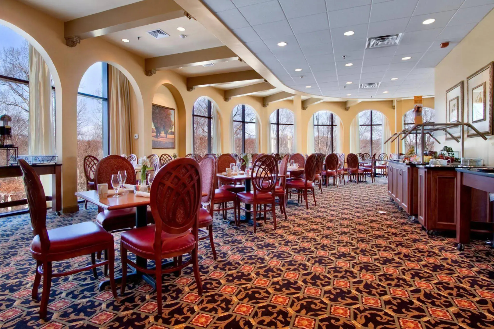 DoubleTree by Hilton Hotel Charlottesville